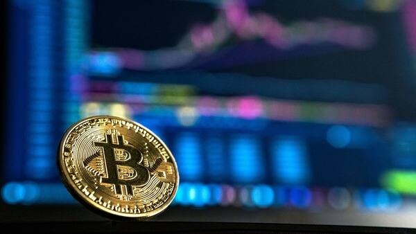 While Bitcoin is the most popular cryptocurrency, let's look at 5 alternatives you can invest in instead.