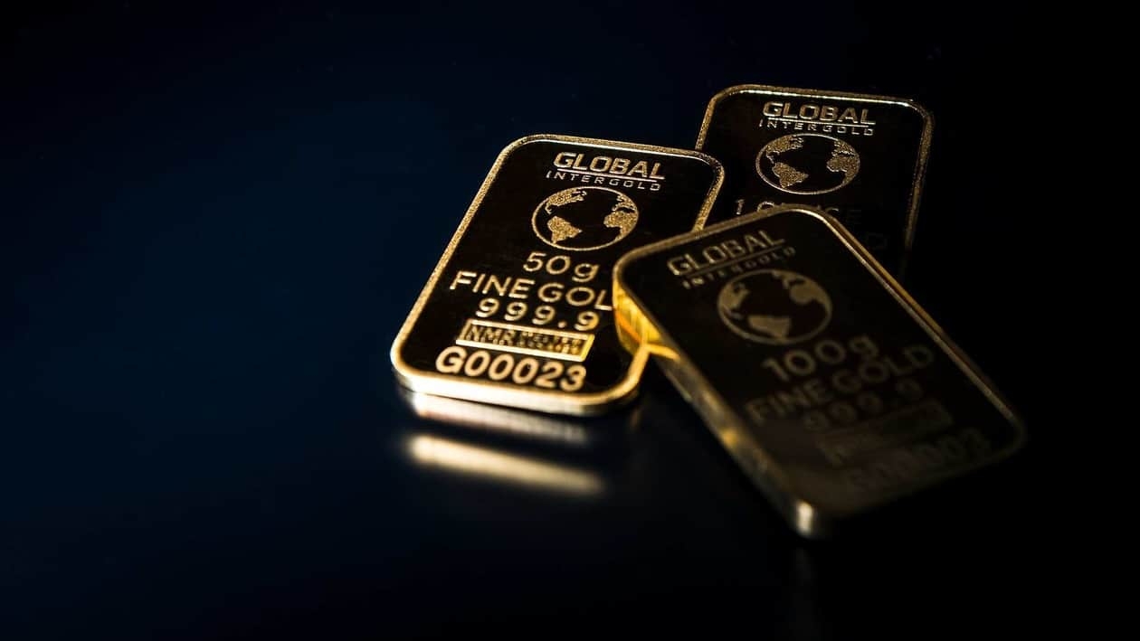 The most important factor for the price determination of gold is the “spot price” which is the per ounce value of 24K gold set at the London bullion market on any given day.