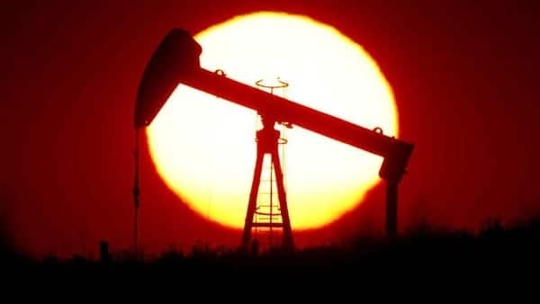 One Reuters report projected the oil prices to shoot to $125 a barrel this year. Photo: Reuters.