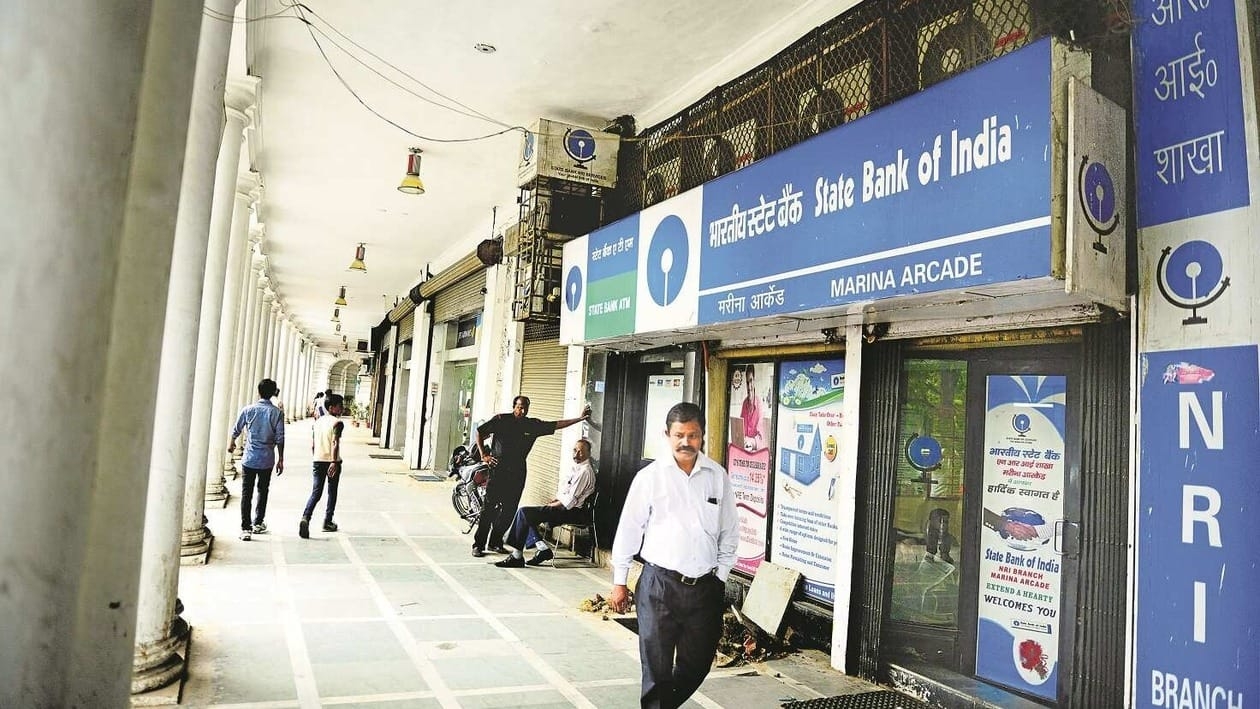 Most banks such as SBI and HDFC Bank have raised their fixed deposit interest rates in recent past.&nbsp;