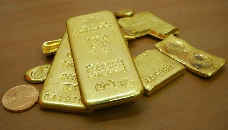 Gold prices fell about 3 percent as investors turned to equities after the fall in crude oil prices improved risk appetite of investors. Gold settled on a weaker note in the international markets amid possible de-escalation of war between Russia-Ukraine. The dollar index also plunged more than 1 percent.