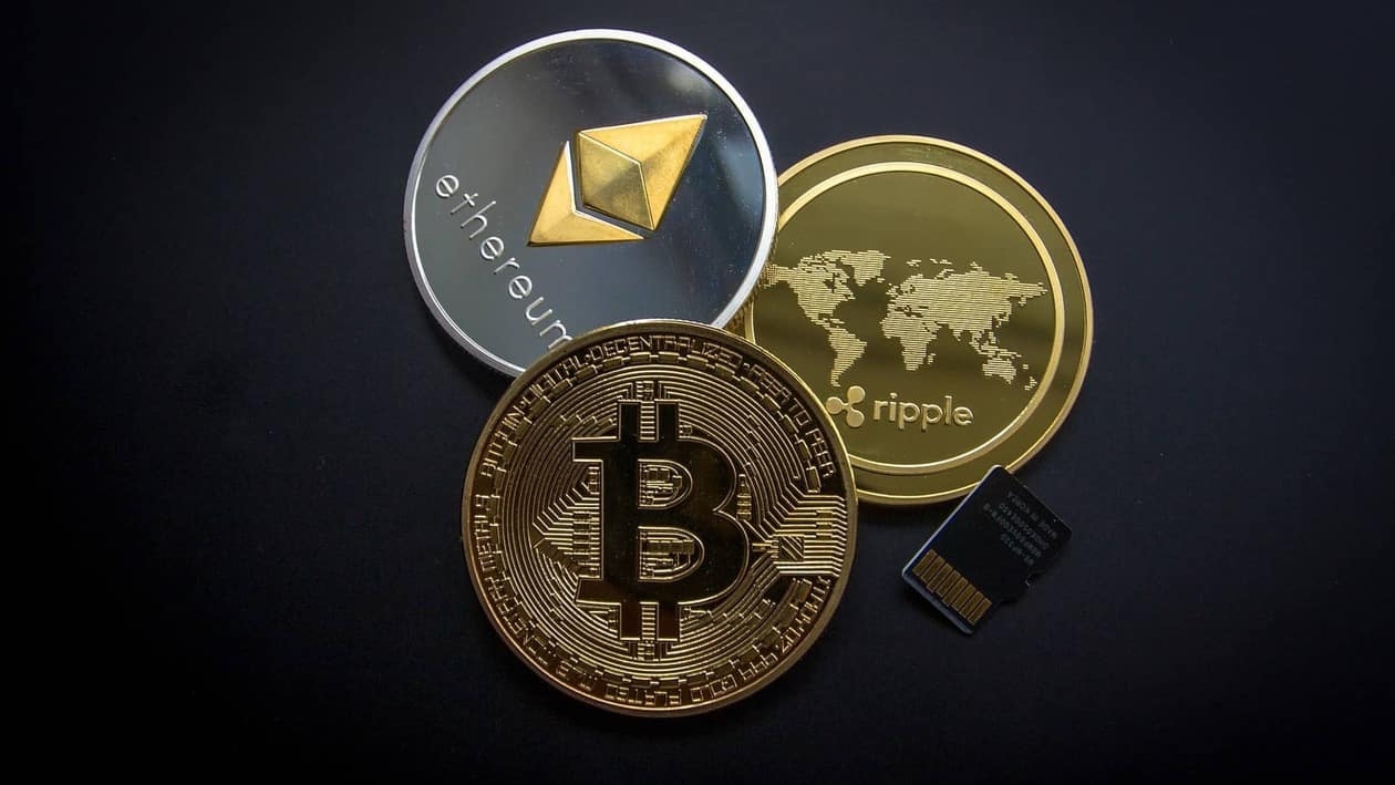 Bitcoin drop below $40,000, Ethereum declines, global crypto market in red