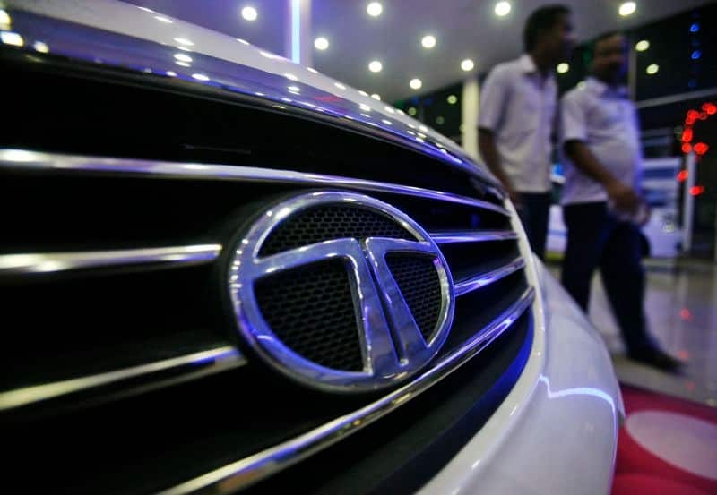 Tata Motors: The ace investor holds 1.18 percent stake in this auto major valued at  <span class='webrupee'>₹</span>1,668 crore. The stock is down 10 percent in 2022 YTD but has risen over 30 percent in the last 1 year. Auto stocks have been facing a number of headwinds in recent times like chip shortages, curge in fuel prices, commodity inflation leading to rise in raw material prices, etc, and this have been under pressure for a while. Despite this, the ace investor increased his stake in the firm by 0.07 percent in the December quarter