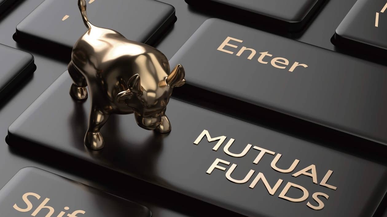Know which hybrid mutual funds to invest in.