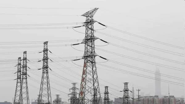 Powergrid's capitalisation is expected to be at  <span class='webrupee'>₹</span>2700 crore (down 69 percent YoY on a high base), said HDFC Securities.