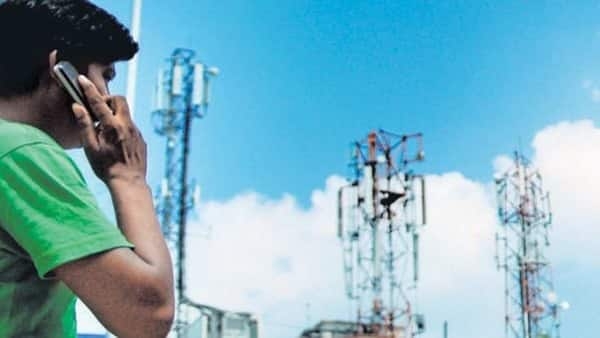 India's total wireless subscribers decreased from 1,145.24 million at the end of January to 1,141.53 million at the end of February.