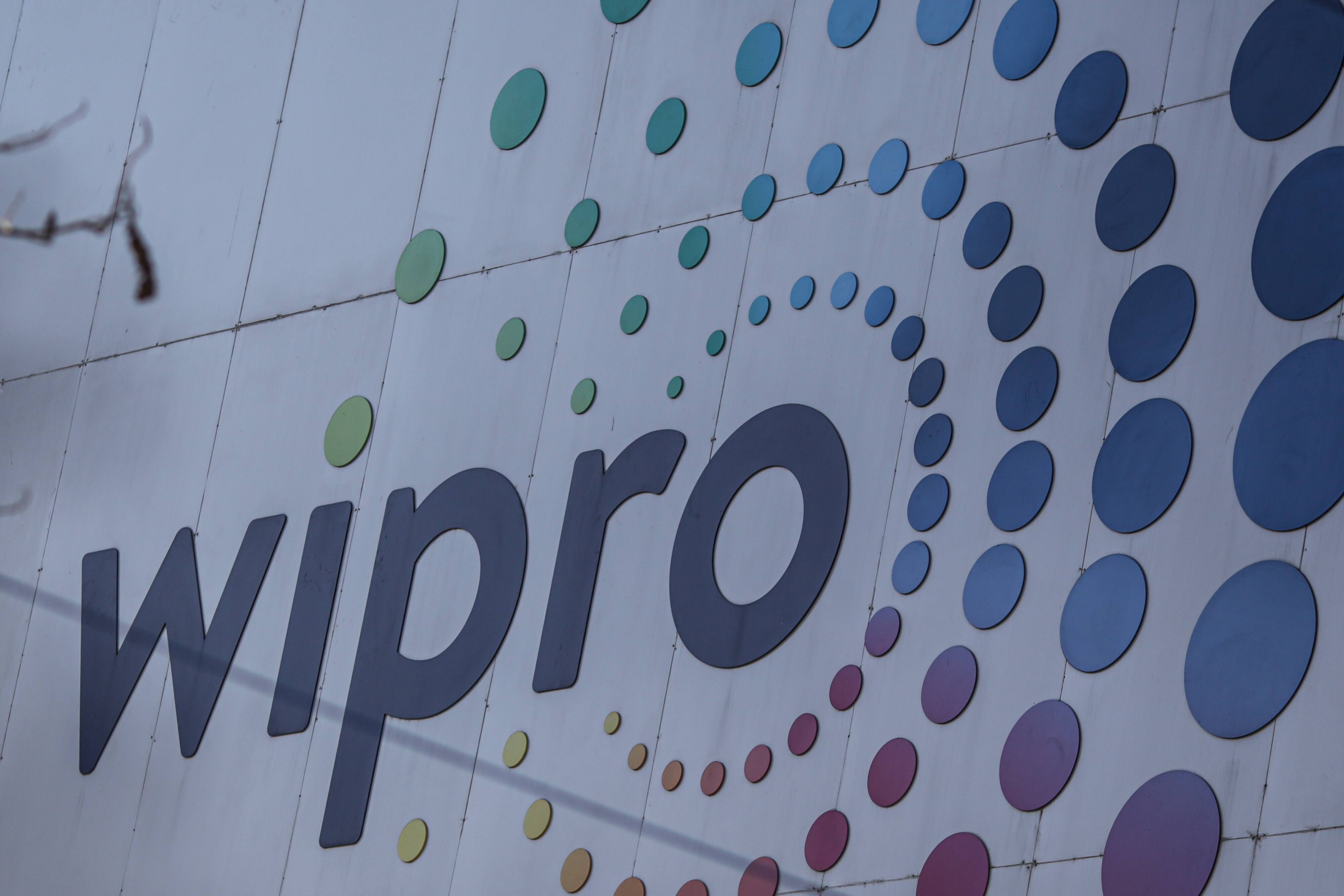 Wipro: The stock fell 4 percent to hit its 52-week low of  <span class='webrupee'>₹</span>481.10 per share on the BSE in today's trade. The IT major has lost around 3.5 percent in May till now and has risen just 2 percent in the last 1 year. In the last 1 month the stock has lost over 20 percent. The firm recently annpunced it Q4 numbers which did not please the Street. Wipro's net profit rose 3.85 percent YoY to  <span class='webrupee'>₹</span>3,087 crore in Q4FY22 and revenue was up 28 percent YoY at  <span class='webrupee'>₹</span>20,860 crore from the previous year's  <span class='webrupee'>₹</span>16,245 crore. 26.5 percent analysts polled by MintGenie has given a 'balanced risk' rating to the stock.