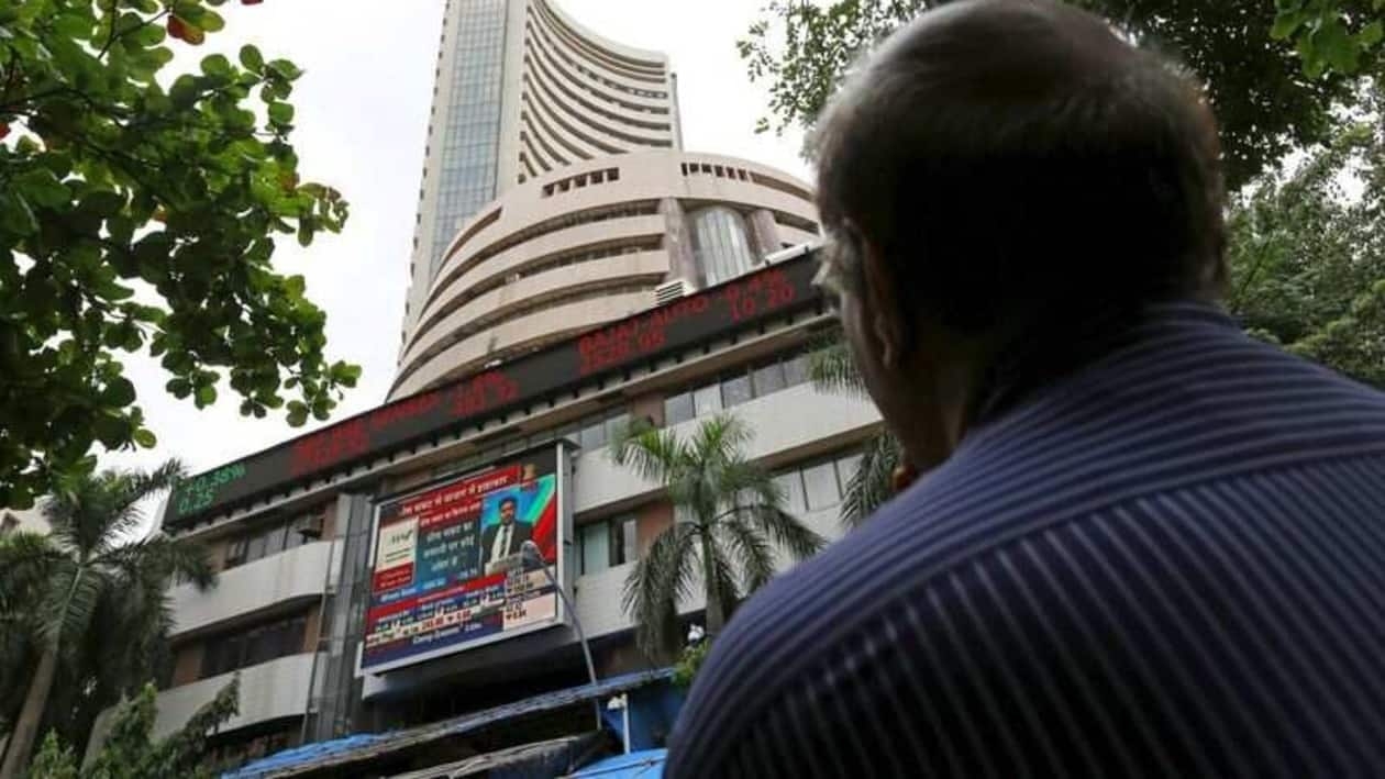 Sensex opened 236 points higher at 54,554.89 and touched an intraday high of 54,786 before succumbing to profit booking and ending 110 points, or 0.20 percent, lower at 54,208.53. REUTERS/Danish Siddiqui