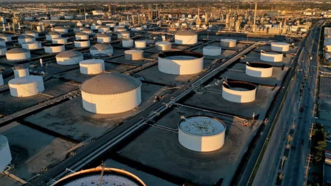 FILE PHOTO: Storage tanks are seen at Marathon Petroleum's Los Angeles Refinery, which processes domestic & imported crude oil, in Carson, California, U.S., March 11, 2022. Picture taken March 11, 2022. Picture taken with a drone. REUTERS/Bing Guan/File Photo