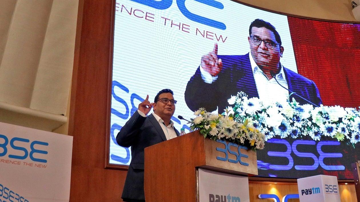 FILE PHOTO: Paytm founder and CEO Vijay Shekhar Sharma delivers a speech during his company's IPO listing ceremony at the Bombay Stock Exchange (BSE) in Mumbai, India, November 18, 2021. REUTERS/Niharika Kulkarni/File Photo