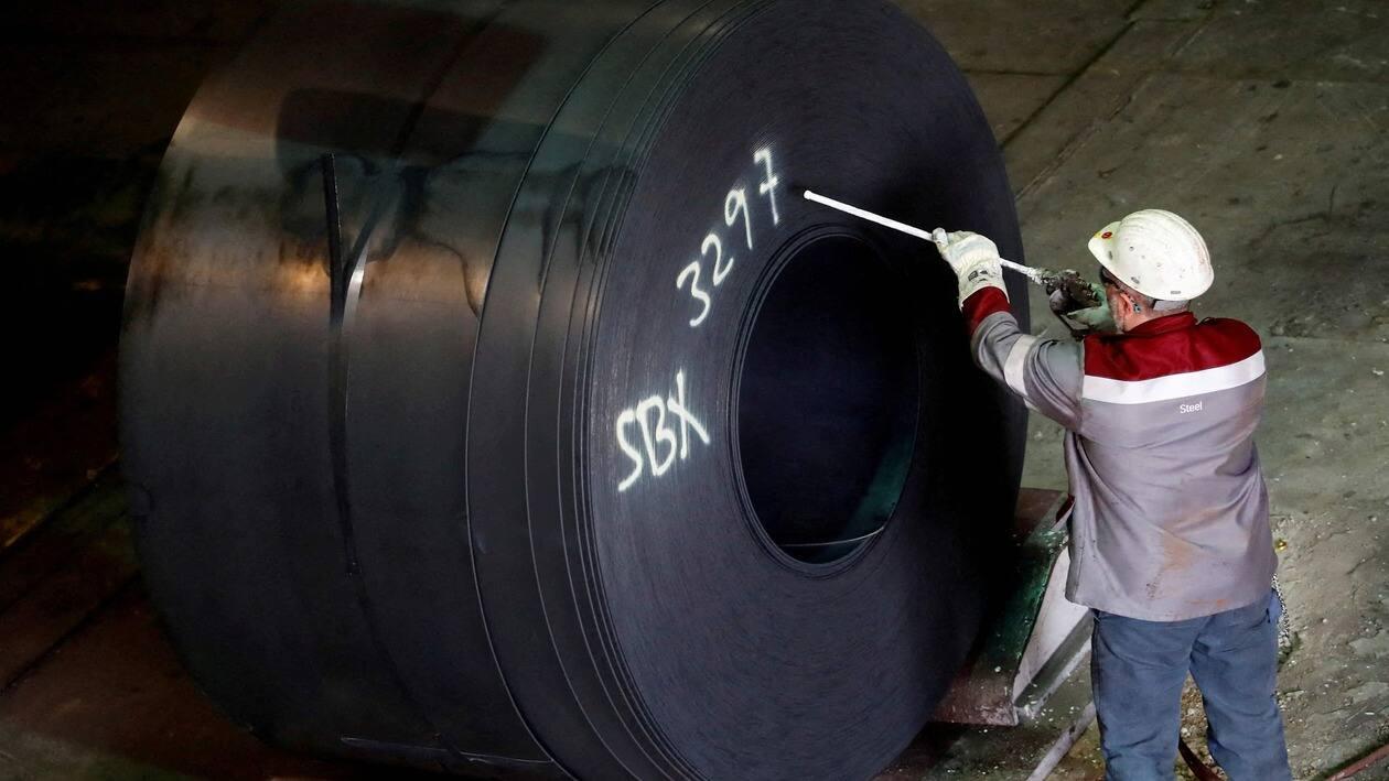 The BSE Metal Index has fallen 15 percent in the last 1 month against a flatting trade in the Sensex during the same period. Shares of Steel Authority of India (SAIL), JSW Steel, NMDC, and Jindal Steel &amp; Power (JSPL) plunged over 20 percent each during this time. &nbsp;REUTERS/Wolfgang Rattay/File Photo