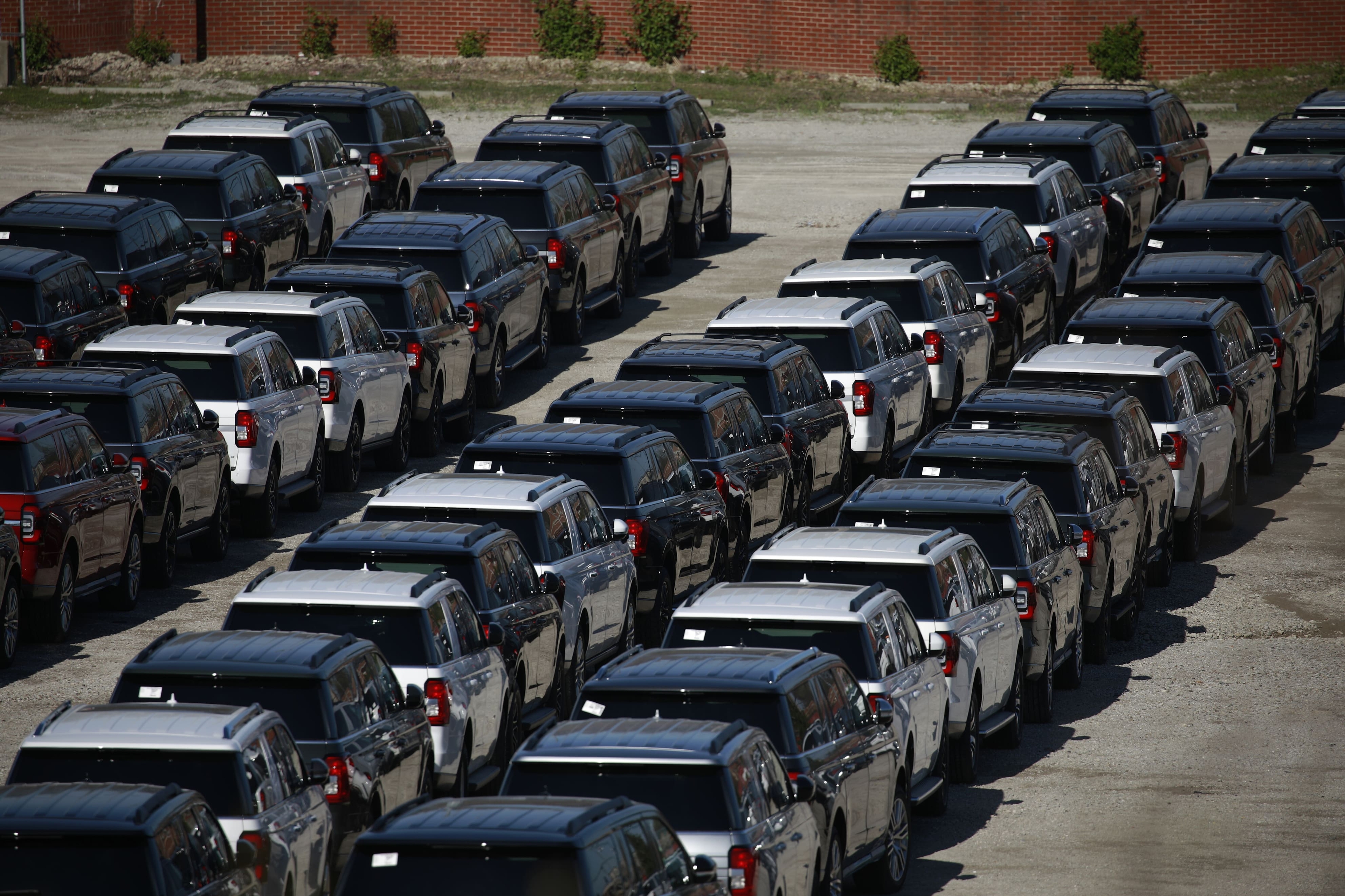 Overall auto retail stood at 16,46,773 units in May, down from 18,22,900 units in May 2019.