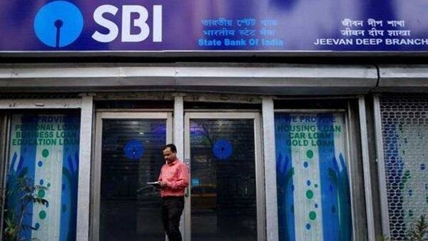 2.80 kg gold went missing from SBI’s Baijnathpur branch on April 23, police said. (REUTERS/ picture for representation)