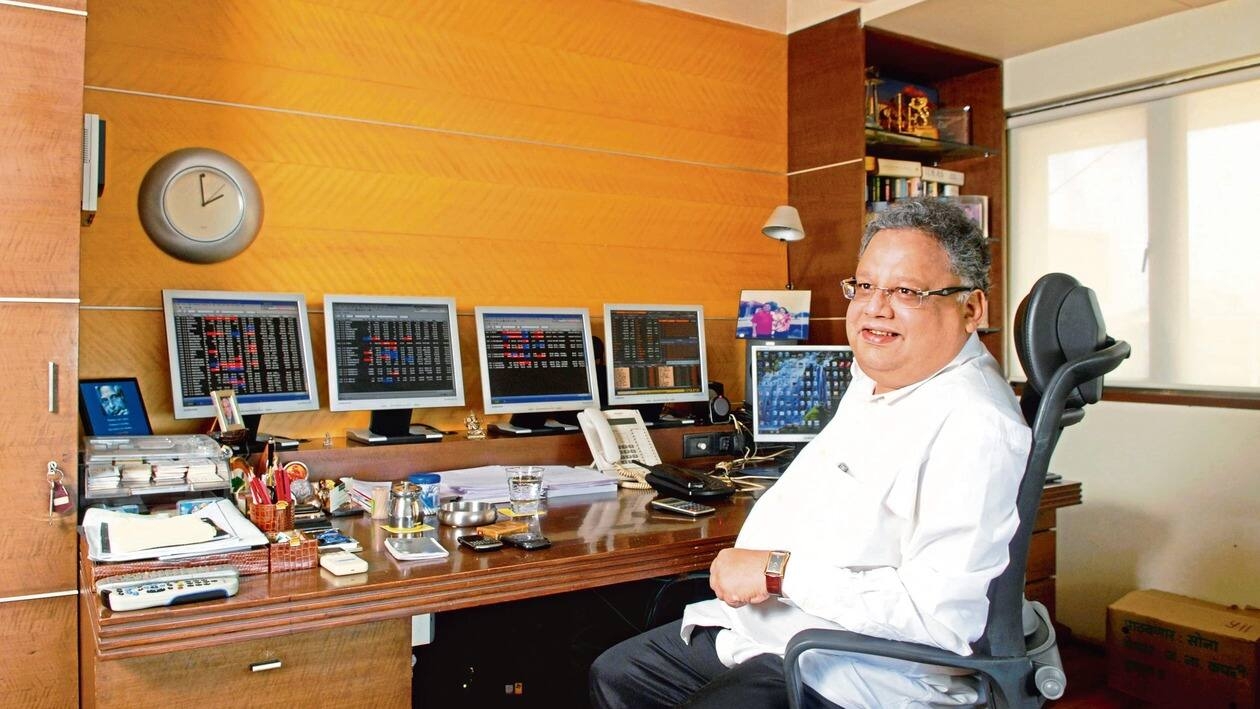 Jhunjhunwala and his associates' net worth has declined from  <span class='webrupee'>₹</span>33,754 crore in the quarter ending March 2022 to currently at  <span class='webrupee'>₹</span>26,385 amid weak market sentiment on the back of rising inflation, aggressive rate hikes, and overall global market sell-off.