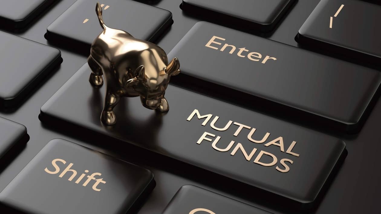 Mutual funds can make overseas investments up to $1 billion per fund house, with the overall industry limit of $7 billion.