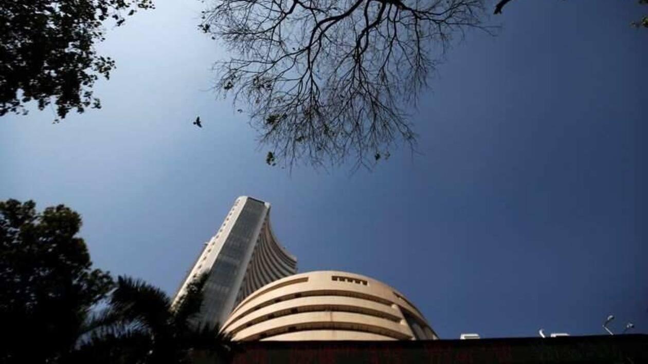 FILE PHOTO: A bird flies past the Bombay Stock Exchange (BSE) building in Mumbai, India, January 31, 2020. REUTERS/Francis Mascarenhas