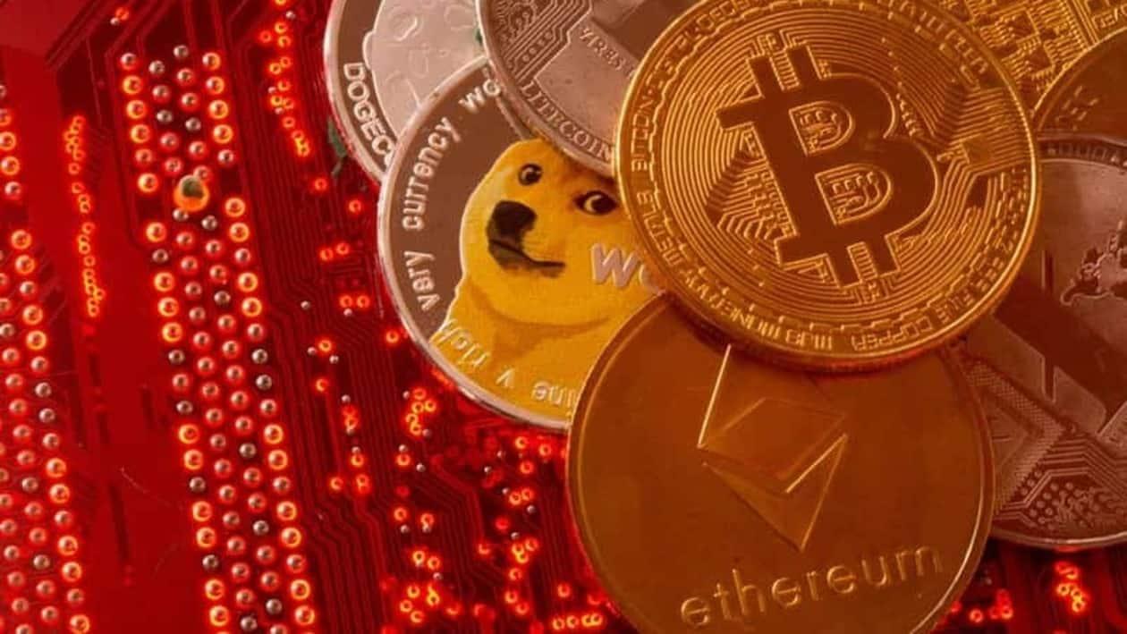 Bitcoin hovers around $20,000 level; ether and other cryptos in green