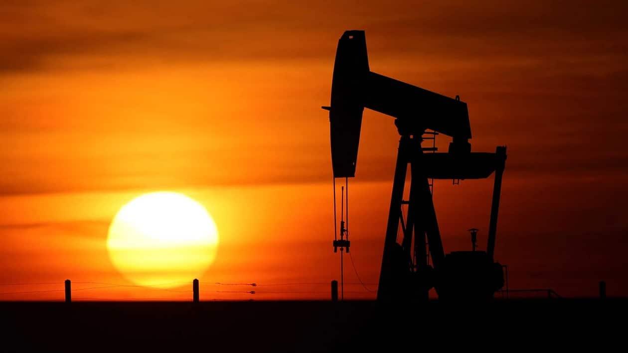 According to Citigroup, crude oil prices could collapse to $65 a barrel by the end of this year and slump to $45 by end-2023 if a demand-crippling recession hits. However, JPMorgan warned that oil prices could surge 240 percent to $380 a barrel if Russia slashes production in response to a price cap.