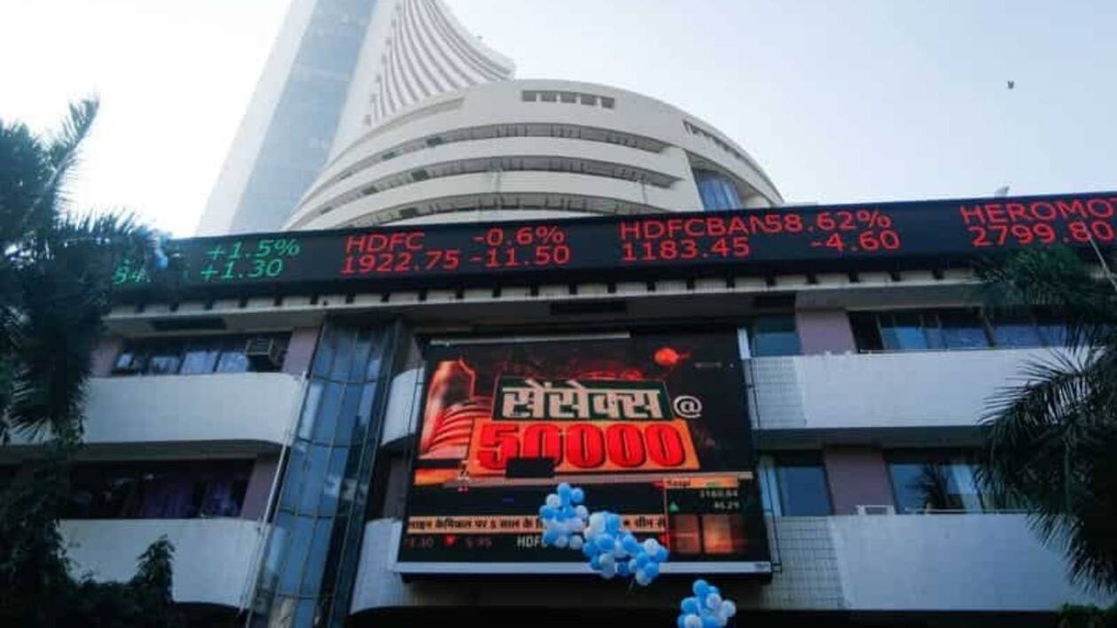 FILE PHOTO: The market is witnessing decent gains. Sensex has clocked a gain of 1270 points this week so far. REUTERS/Francis Mascarenhas