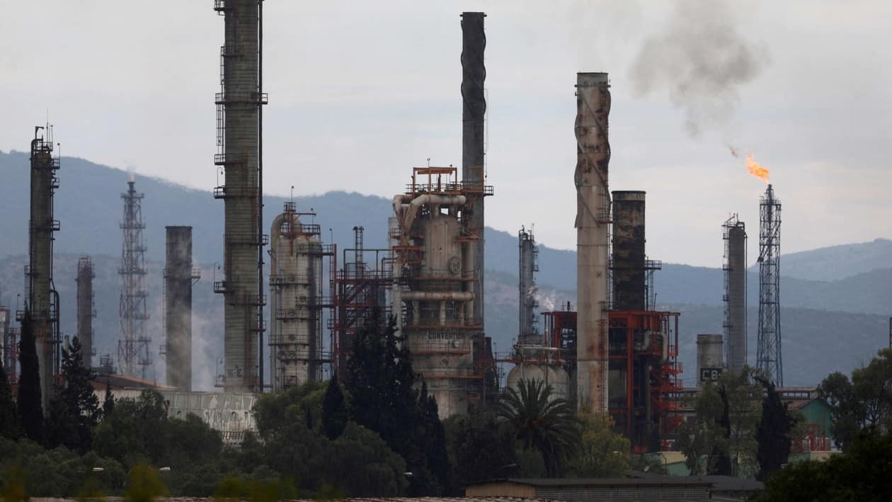 FILE PHOTO: Excess natural gas is burnt, or flared, from Mexican state-owned Pemex's Tula oil refinery, in Tula de Allende, north of Mexico City, Mexico June 22, 2020. REUTERS/Henry Romero/File Photo
