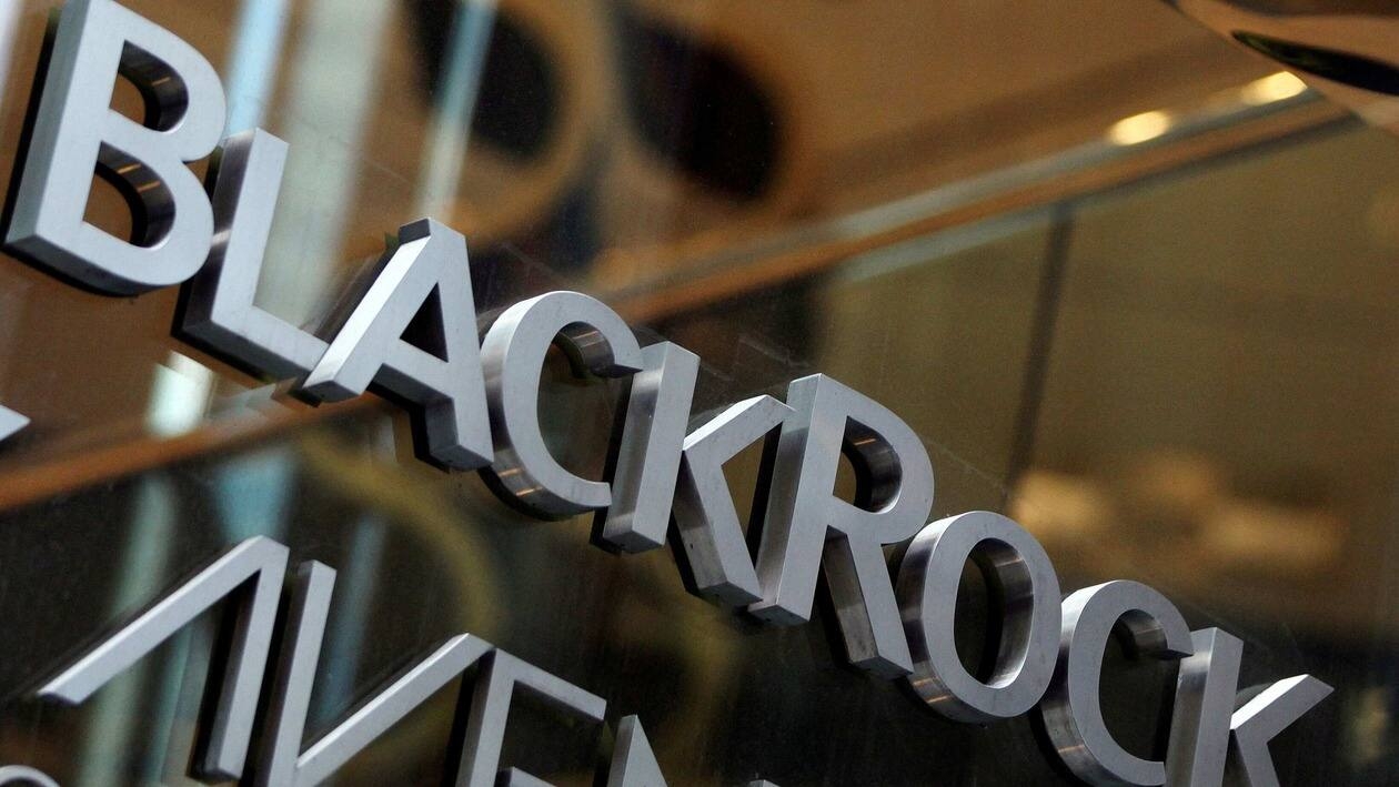 FILE PHOTO: The BlackRock logo is seen outside of its offices in New York January 18, 2012. B REUTERS/Shannon Stapleton/File Photo/File Photo
