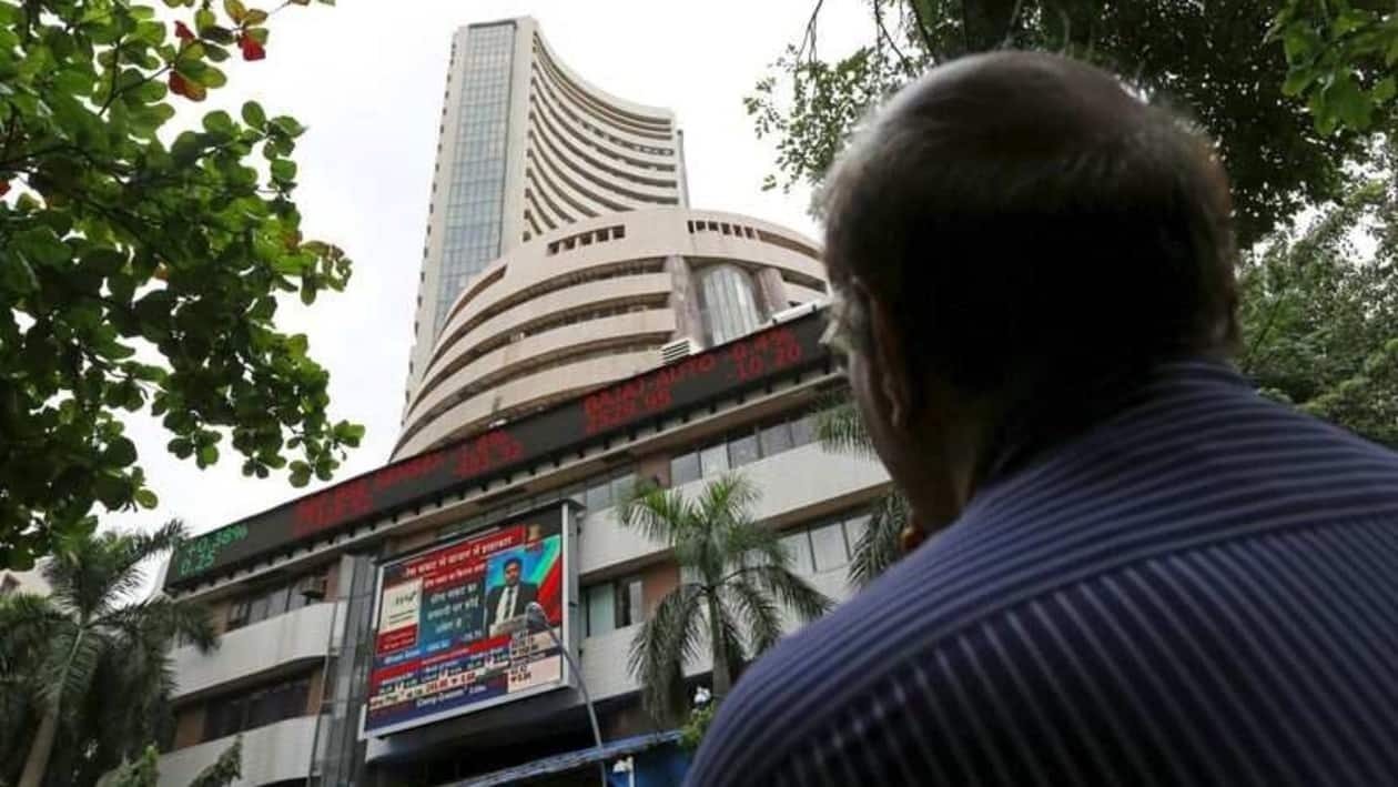 FILE PHOTO: Among the sectoral indices, BSE Metal rose 1.50% while the Auto index fell 1.69%. Energy, Oil &amp; Gas and Healthcare indices fell up to a percent REUTERS/Danish Siddiqui