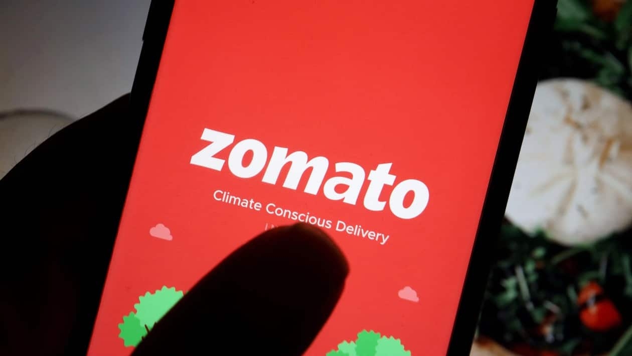 FILE PHOTO: Foreign investors and mutual funds reduced their stake in Zomato in the January-March quarter (Q4FY22). REUTERS/Florence Lo/Illustration/File Photo
