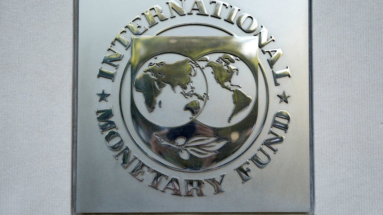 FILE PHOTO: International Monetary Fund (IMF) logo is seen at the IMF headquarters building during the IMF/World Bank annual meetings in Washington, U.S., October 14, 2017. REUTERS/Yuri Gripas/File Photo/File Photo