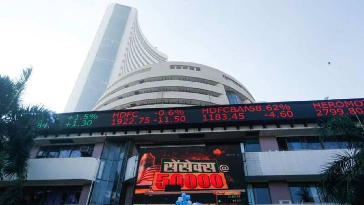 FILE PHOTO: Among the sectoral indices, BSE Realty fell 1.74% while BSE Power and Utilities indices rose up to 2%. REUTERS/Francis Mascarenhas