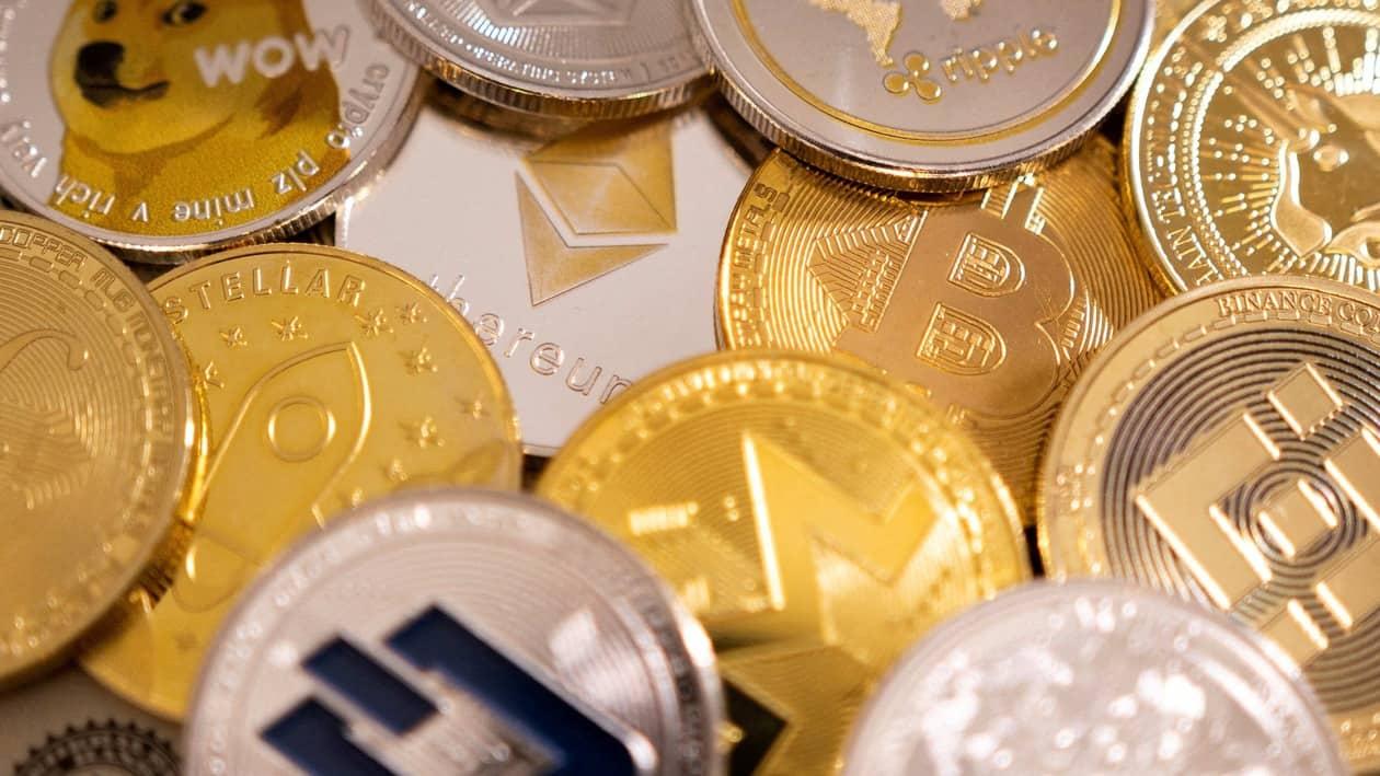 FILE PHOTO: Representations of cryptocurrencies in this illustration taken, January 24, 2022. REUTERS/Dado Ruvic/Illustration/File Photo