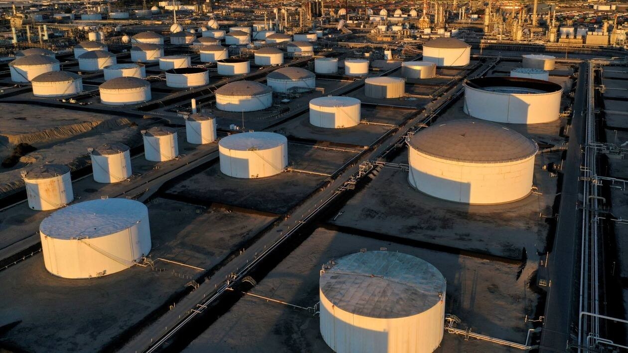 FILE PHOTO: Storage tanks are seen at Marathon Petroleum's Los Angeles Refinery, which processes domestic & imported crude oil into California Air Resources Board (CARB) gasoline, CARB diesel fuel, and other petroleum products, in Carson, California, U.S., March 11, 2022. Picture taken with a drone. REUTERS/Bing Guan/File Photo