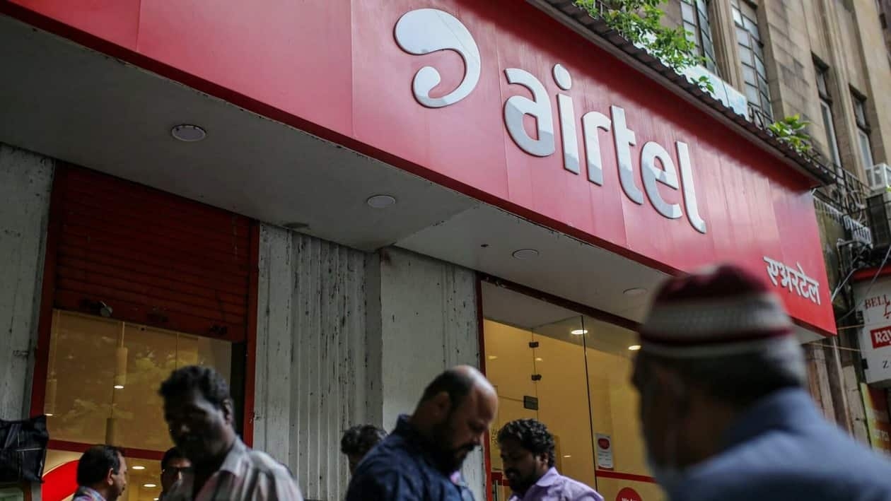 A Bharti Airtel Ltd., store in Mumbai, India, on Wednesday, Aug. 3, 2022. The South Asian nation sold spectrum, including 5G airwaves, worth 1.5 trillion rupees ($19 billion) across multiple bands, India�s telecom minister�Ashwini Vaishnaw�told reporters in New Delhi on Monday, confirming the government�s forecast of a�record�collection. Photographer: Dhiraj Singh/Bloomberg