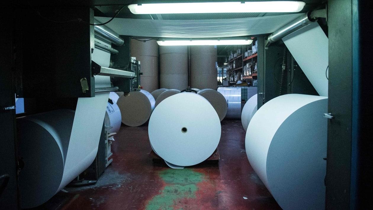 Since the single-use plastic ban went into effect on July 1, shares of paper and paper products have continued to rise. The surge in stock prices has also been supported by the multiple price hikes taken by the companies.