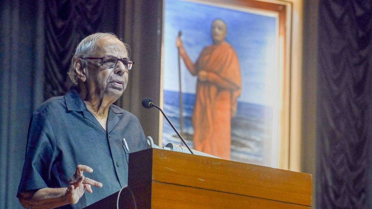 Kolkata: Former RBI governor C. Rangarajan delivers a lecture on 'India at 75 and Beyond', at Ramakrishna Mission Institute of Culture in Kolkata, Saturday, Sept. 17, 2022. (PTI Photo)(PTI09_17_2022_000266B)