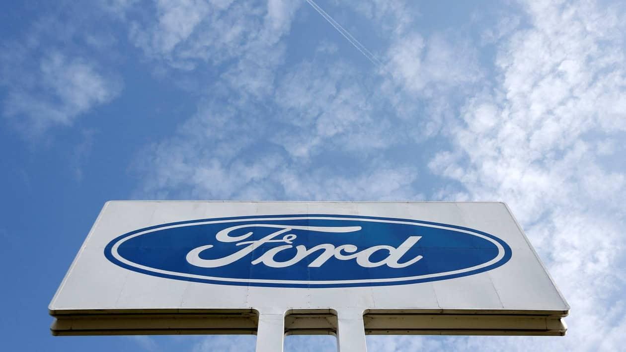 FILE PHOTO: The logo of Ford Motor Co is seen at the company's assembly plant in Genk October 24, 2012. REUTERS/Francois Lenoir/File Photo