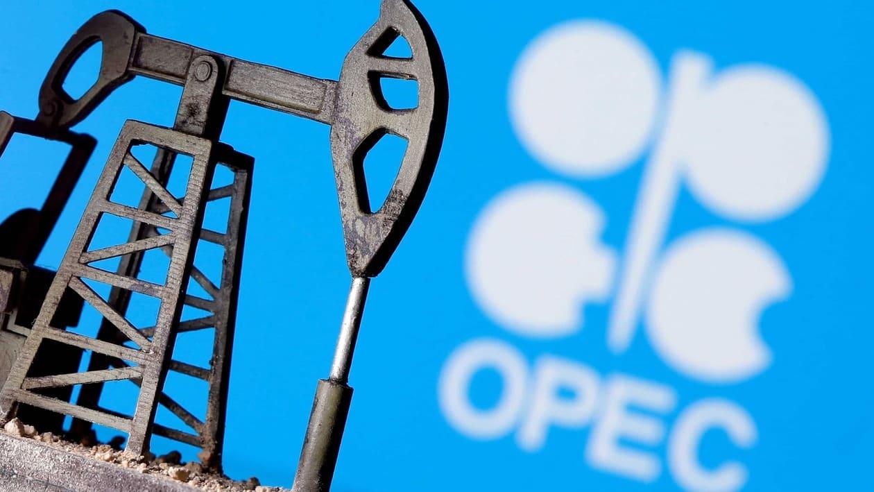 FILE PHOTO: A 3D printed oil pump jack is seen in front of displayed OPEC logo in this illustration picture, April 14, 2020. REUTERS/Dado Ruvic//File Photo/File Photo