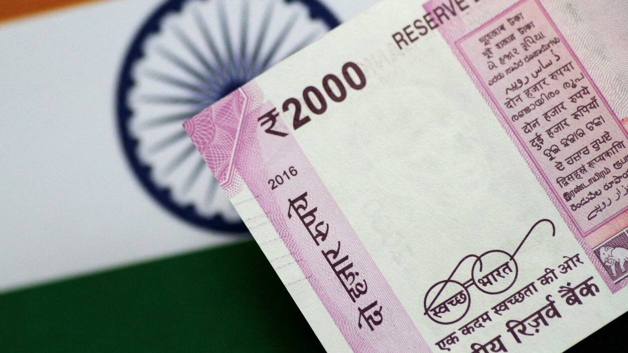 FILE PHOTO: An India Rupee note is seen in this illustration photo June 1, 2017. REUTERS/Thomas White/Illustration/File Photo