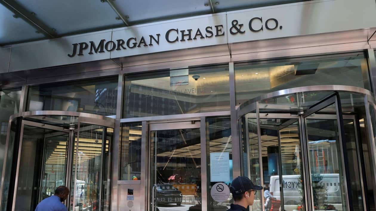 FILE PHOTO: A person enters the JPMorgan Chase & Co. New York Head Quarters in Manhattan, New York City, U.S., June 30, 2022. REUTERS/Andrew Kelly/File Photo