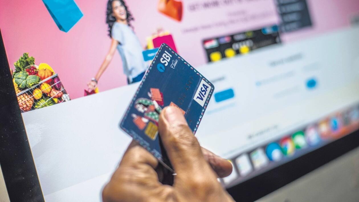 Festive offer 2022 for SBI Card customers includes over 70 national offers and 1,550 regional and hyperlocal offers across 2,600 cities. Photo: Pradeep Gaur/Mint