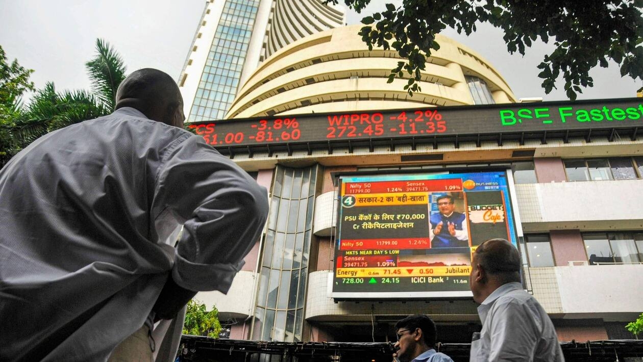 Mumbai: The stock market index on a display screen at the Bombay Stock Exchange (BSE) building in Mumbai, Friday, July 5, 2019.  After touching the 40,000-mark in morning trade, the BSE Sensex turned choppy after Finance Minster Nirmala Sitharaman rose to present her maiden Budget. (PTI Photo) (PTI7_5_2019_000223B)(PTI7_5_2019_000256B)