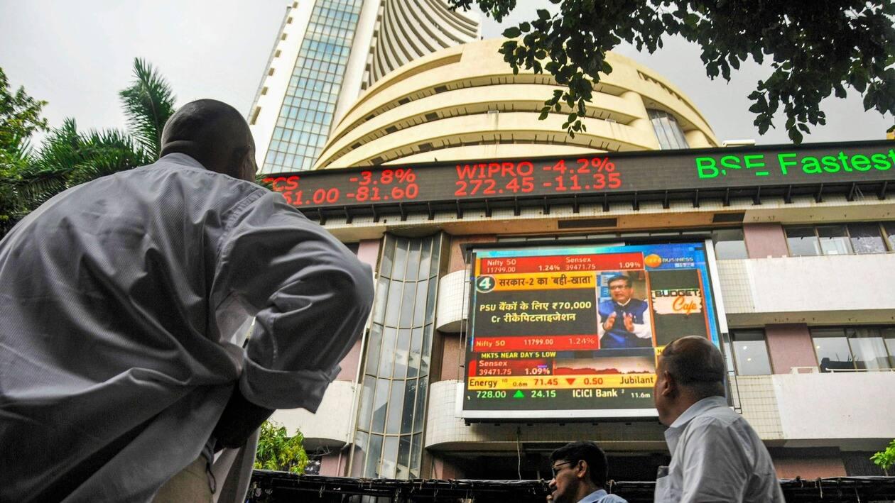 Mumbai: The stock market index on a display screen at the Bombay Stock Exchange (BSE) building in Mumbai, Friday, July 5, 2019.  After touching the 40,000-mark in morning trade, the BSE Sensex turned choppy after Finance Minster Nirmala Sitharaman rose to present her maiden Budget. (PTI Photo) (PTI7_5_2019_000223B)(PTI7_5_2019_000256B)