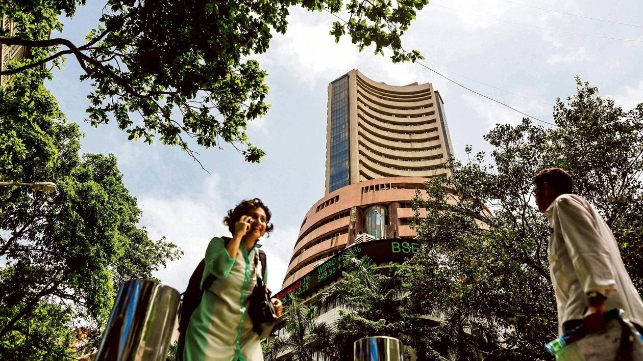 Index heavyweights such as State Bank of India (SBI), Power Grid Corporation of India, Housing Development Finance Corporation (HDFC), Axis Bank and ONGC were among top BSE Sensex gainers.