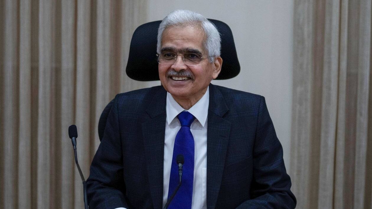 Reserve Bank of India (RBI) Governor Shaktikanta Das poses for the media before addressing a press conference on RBI's monetary policy at RBI headquarters in Mumbai, India, Wednesday, Feb. 7, 2022.(AP Photo/Rafiq Maaqbool)