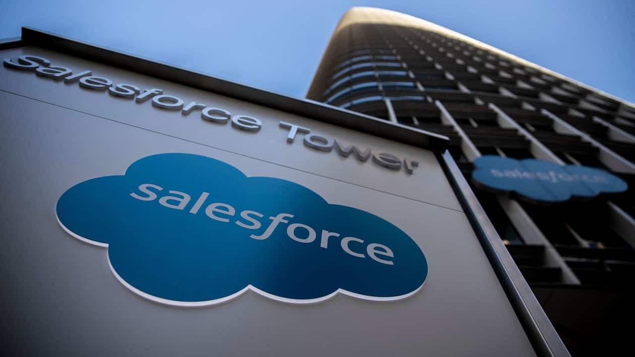 (FILES) In this file photo taken on December 1, 2020, The Salesforce logo at Salesforce Tower in San Francisco, California. - Cloud computing giant Salesforce on January 4, 2023, said it was shedding about 10 percent of its employees, or just under 8,000 jobs, and closing several offices. With the plan, Salesforce joins other US tech giants including Facebook-owner Meta, Twitter and Amazon that have also imposed job cuts as the world economy heads into a downturn. (Photo by Stephen Lam / GETTY IMAGES NORTH AMERICA / AFP)