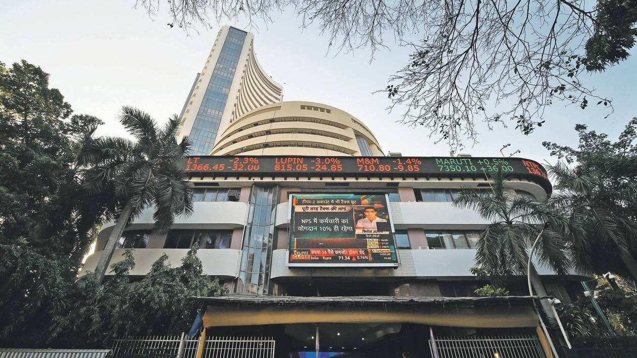 The Sensex also gained an impressive 655 points from an intraday low to close up two-fifths of a percent at 61,133.88, led by gains in banking heavyweights including Axis Bank, ICICI Bank and IndusInd Bank. (iStock)