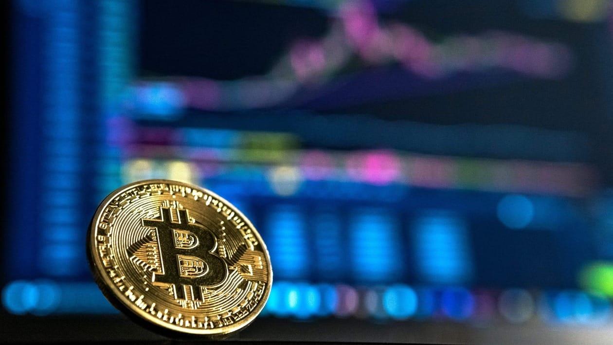 Following a meteoric rise in November 2021, cryptocurrencies' value to their lowest since then.