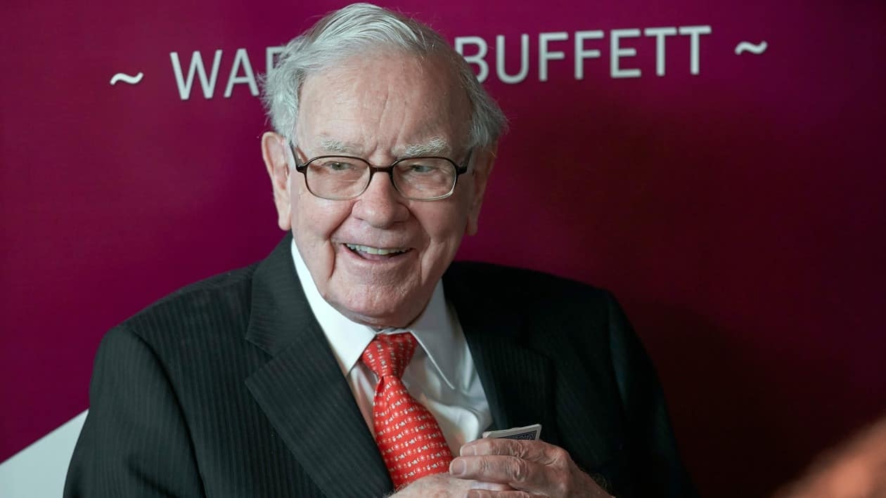 Warren Buffett's annual letter to his shareholders contains his insights that can be best described as his investing mantras for others to follow.