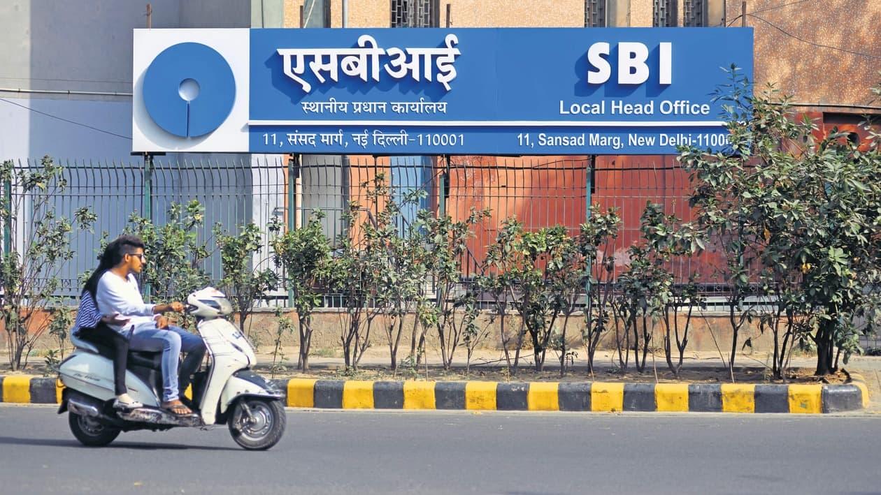 State Bank of India trades in green zone on Friday's trade 