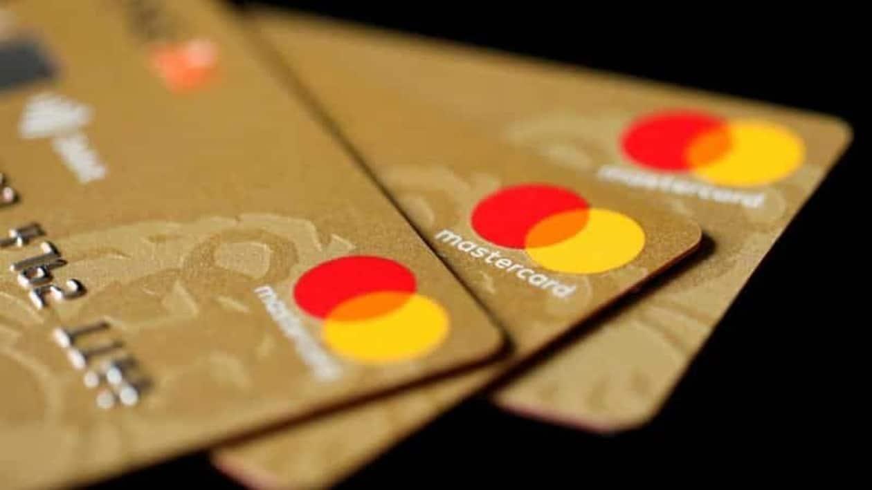 FILE PHOTO: Mastercard credit cards are displayed in this picture illustration taken December 8, 2017. REUTERS/Benoit Tessier/Illustration