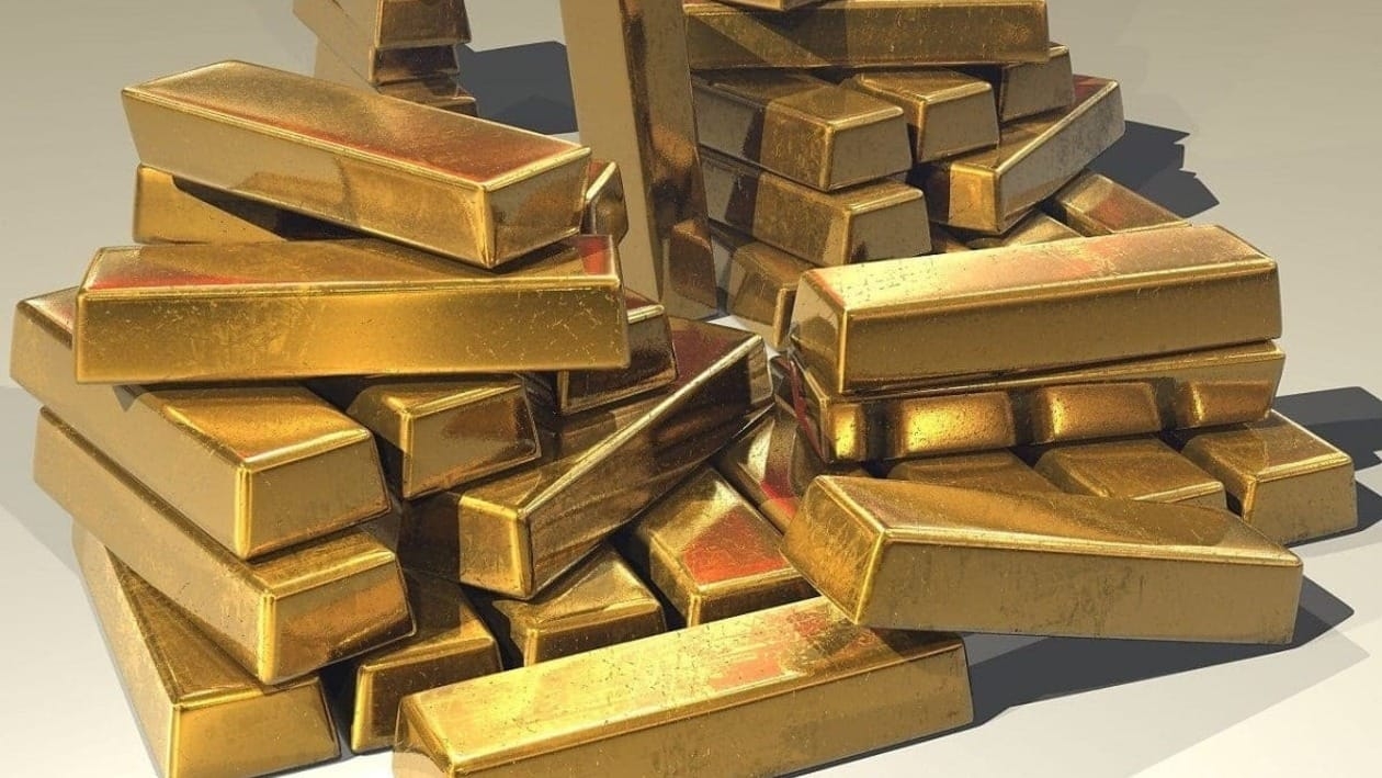 The price of gold increased by  <span class='webrupee'>₹</span>1,025 to reach a record high of  <span class='webrupee'>₹</span>61,080 per 10 grammes on Wednesday in the domestic market.